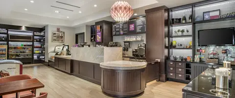 Hotel Features & Amenities