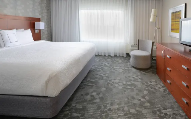 Stay 3 Nights, Get the 4th Night Free