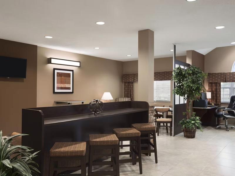  Sonesta Essential Fairmont Lobby 1