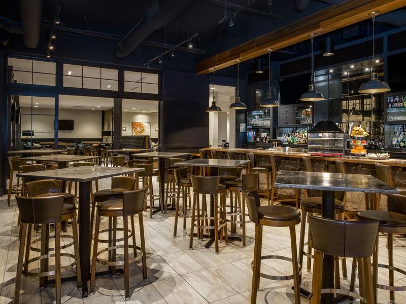 Charlotte Dining 3